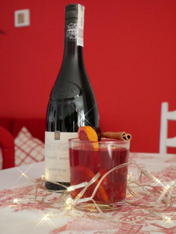 Niewinne Domki - Burgundia เชอวีซ ภายนอก รูปภาพ